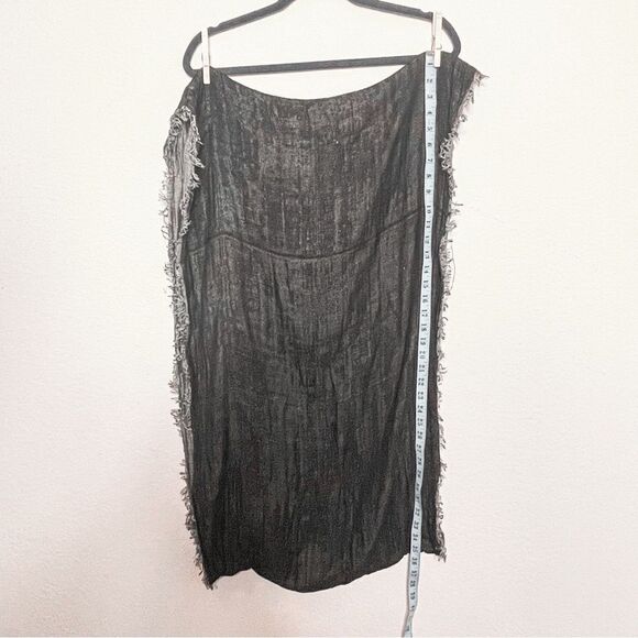 🍋 BCBG Max Azria Black & Gray Infinity Scarf - Frayed Edge Lightweight Viscose - Picture 6 of 7